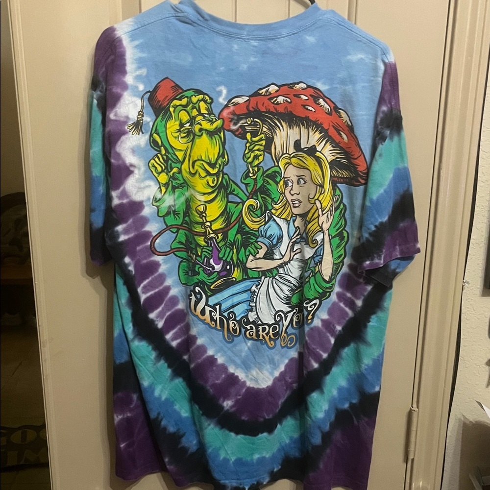 Liquid Blue Alice in Wonderland Tue-dye XL Shirt - Picture 5 of 5
